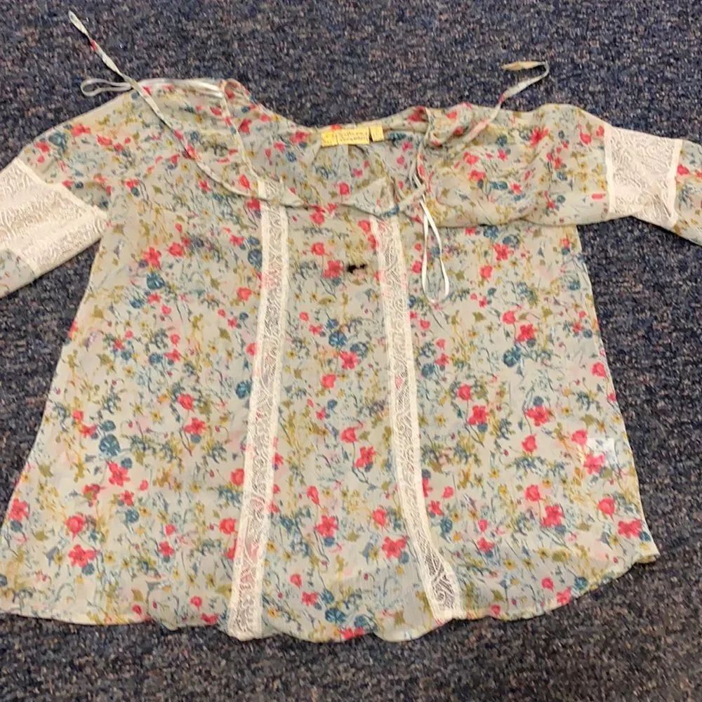 Princess Vera Wang sheer Boho Top sz. S